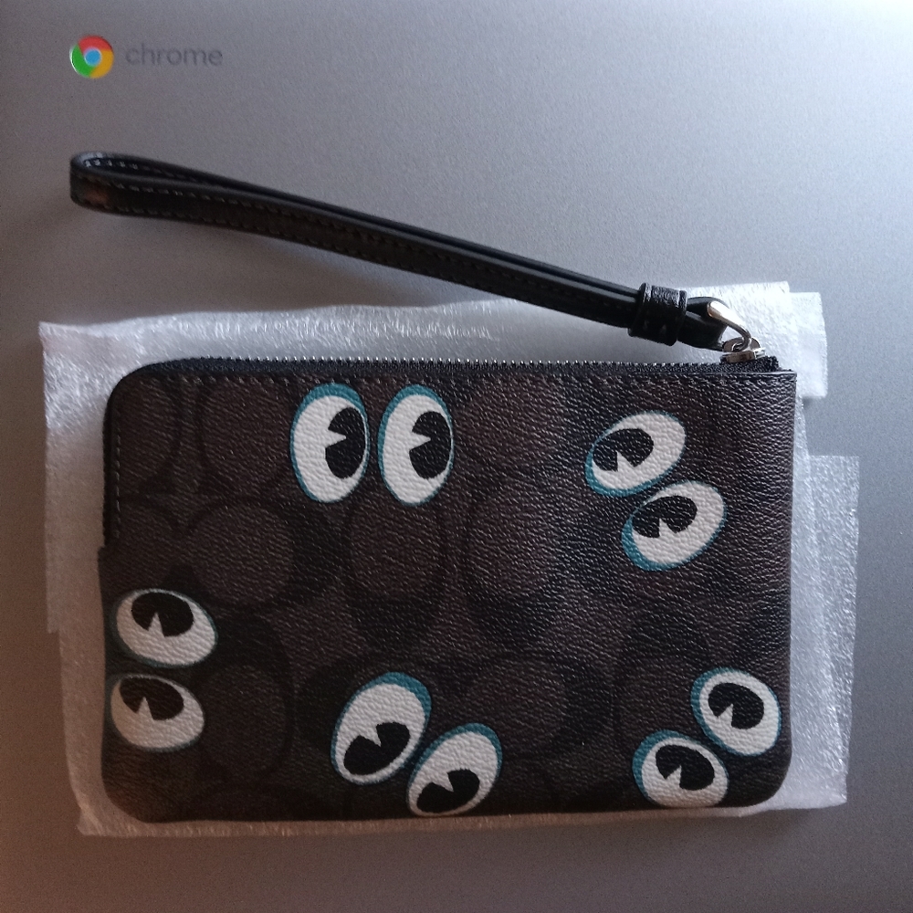NWT Halloween Spooky Eyes Limited edition Coach Wristlet - Picture 8 of 8